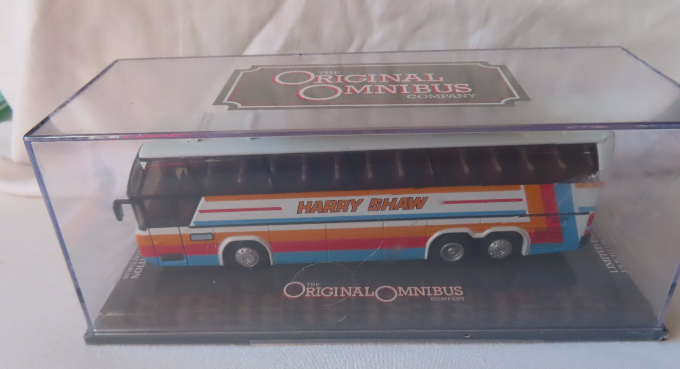 RIETZE 61111 NEOPLAN Cityliner WESTERCOACH Coach Bus Silver 1:87 HO